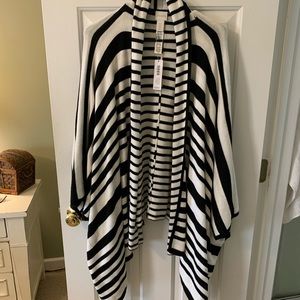 NWT Chico’s Ruana One Size